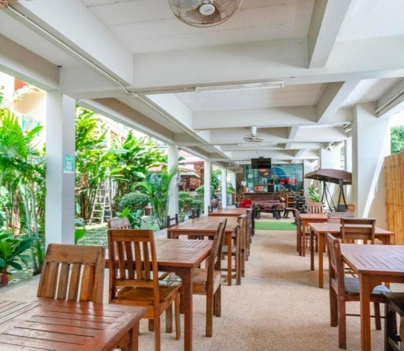 Massuwan Karon Beach Ban Saiyuan Exteriör bild